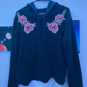 Hooded lightweight shirt with floral design